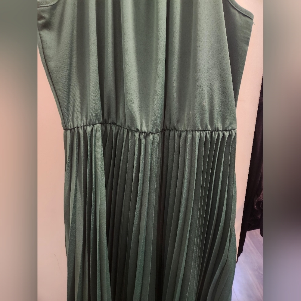 Dress - Picture 2 of 5